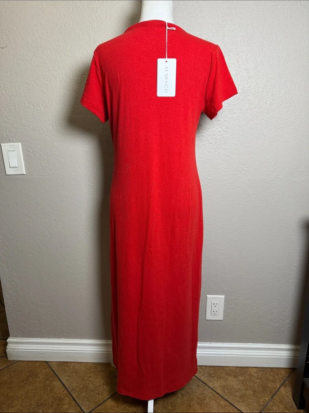 Classic Red Short-Sleeve Maxi Dress - Women's